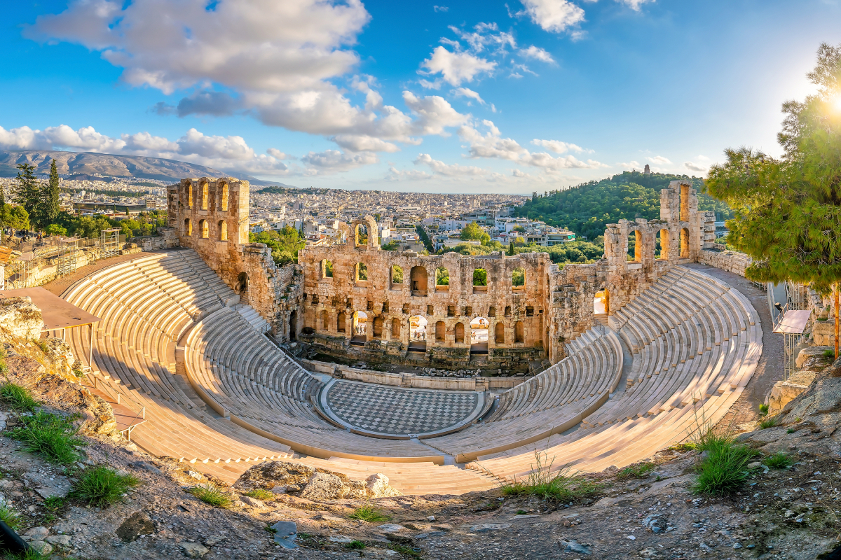 Ποιοι είναι οι πιο «χαρούμενοι» προορισμοί στον κόσμο για διακοπές – Η θέση της Αθήνας