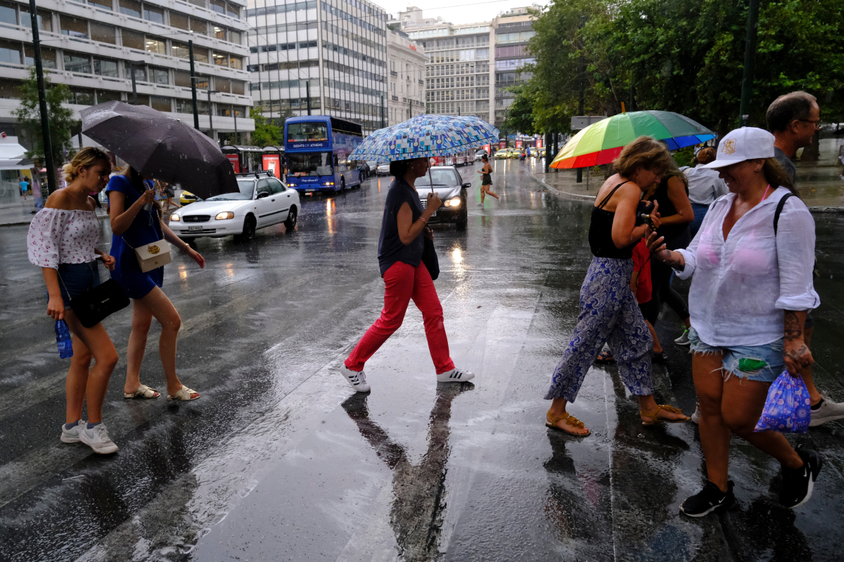 Έκτακτο δελτίο ΕΜΥ: Πορτοκαλί προειδοποίηση για ισχυρές καταιγίδες – Οι περιοχές που κινδυνεύουν περισσότερο