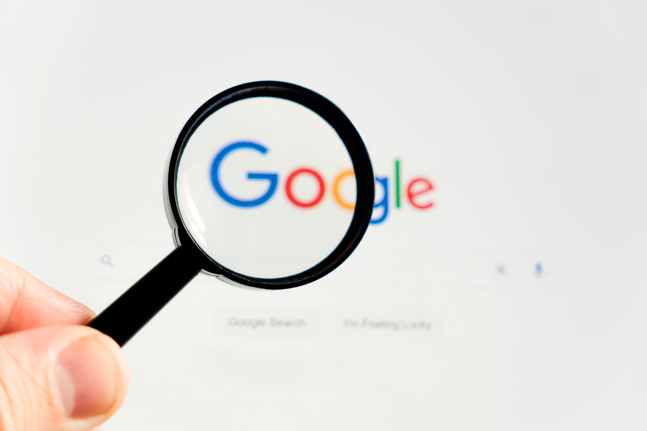 Η Google αλλάζει την Αναζήτηση στην Ευρώπη – Τι θα βλέπουμε πλέον στα αποτελέσματα