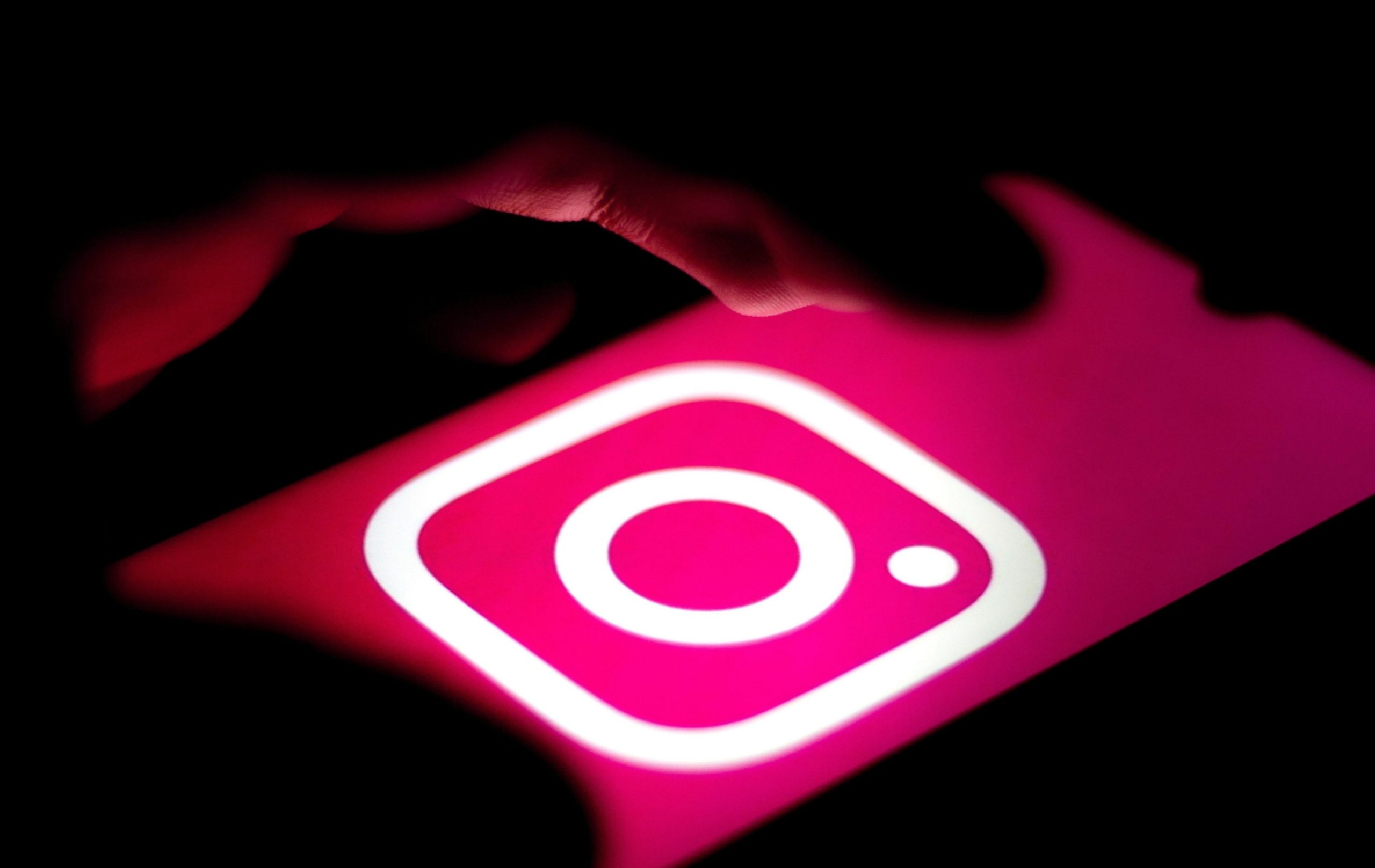 Instagram: Ο CEO υπερασπίζεται τους αλγόριθμους – «Χωρίς αυτούς η εμπειρία θα ήταν χειρότερη»
