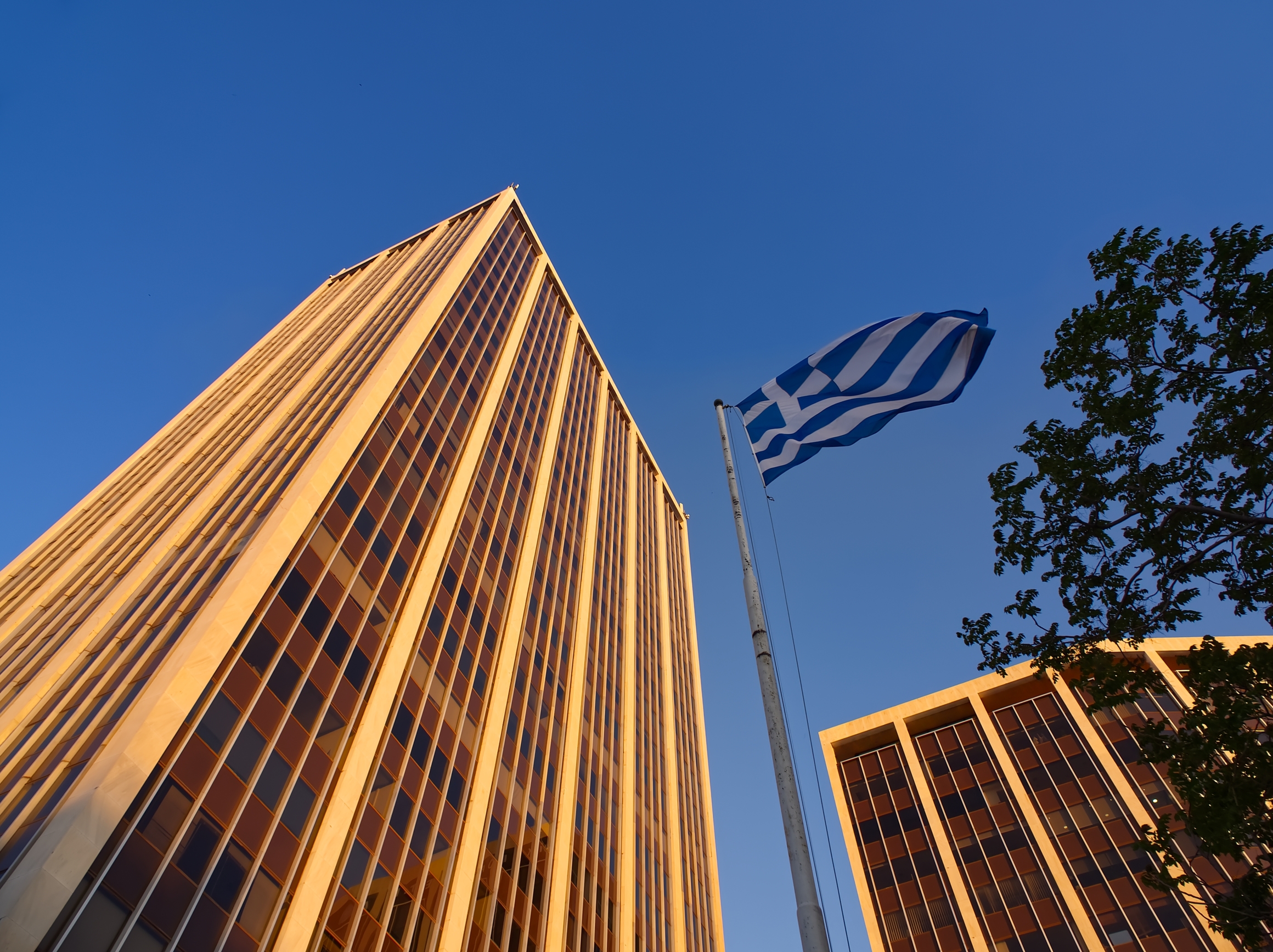 Hedge funds 134 δισ. δολαρίων κοιτούν την Ελλάδα: Ρόκος, Millennium και Verition οδεύουν προς την Αθήνα