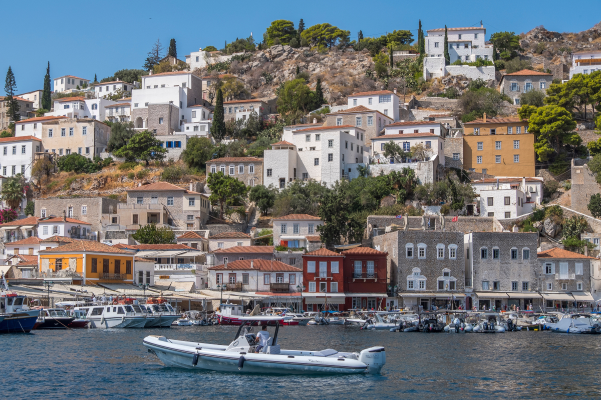 Ύδρα: Στην αγορά για 3,96 εκατ. ευρώ το ιστορικό κτήμα του Χατζηκυριάκου-Γκίκα