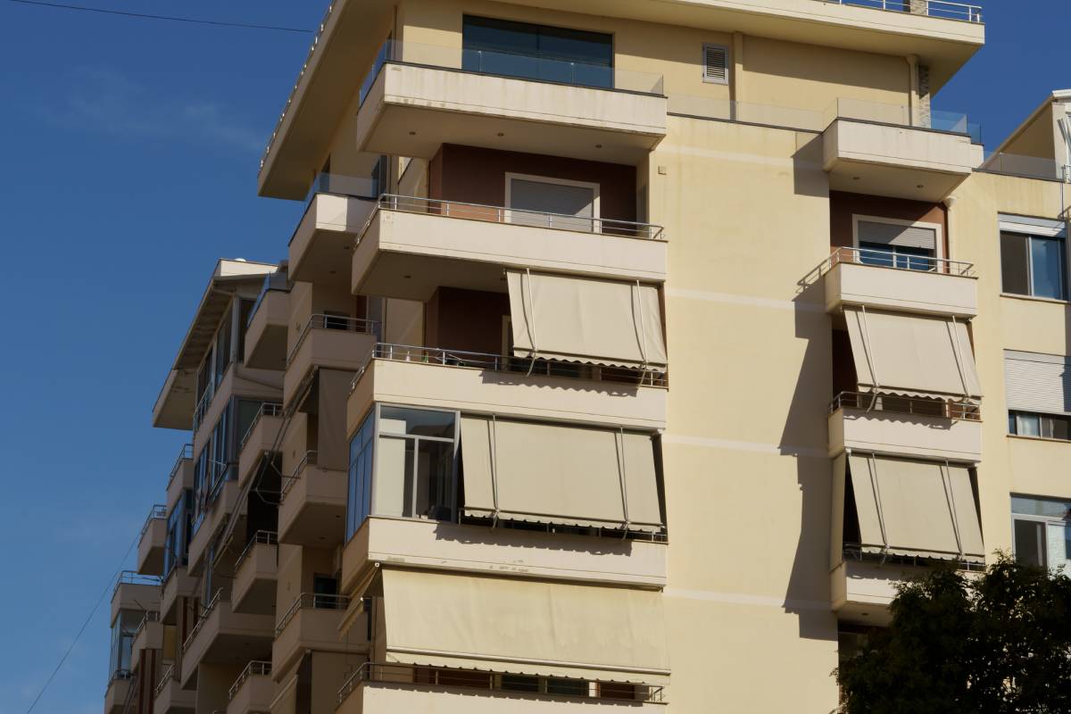 Ακίνητα 2027–2030: Όλες οι αλλαγές σε δάνεια, ΕΝΦΙΑ, ενοίκια και Airbnb