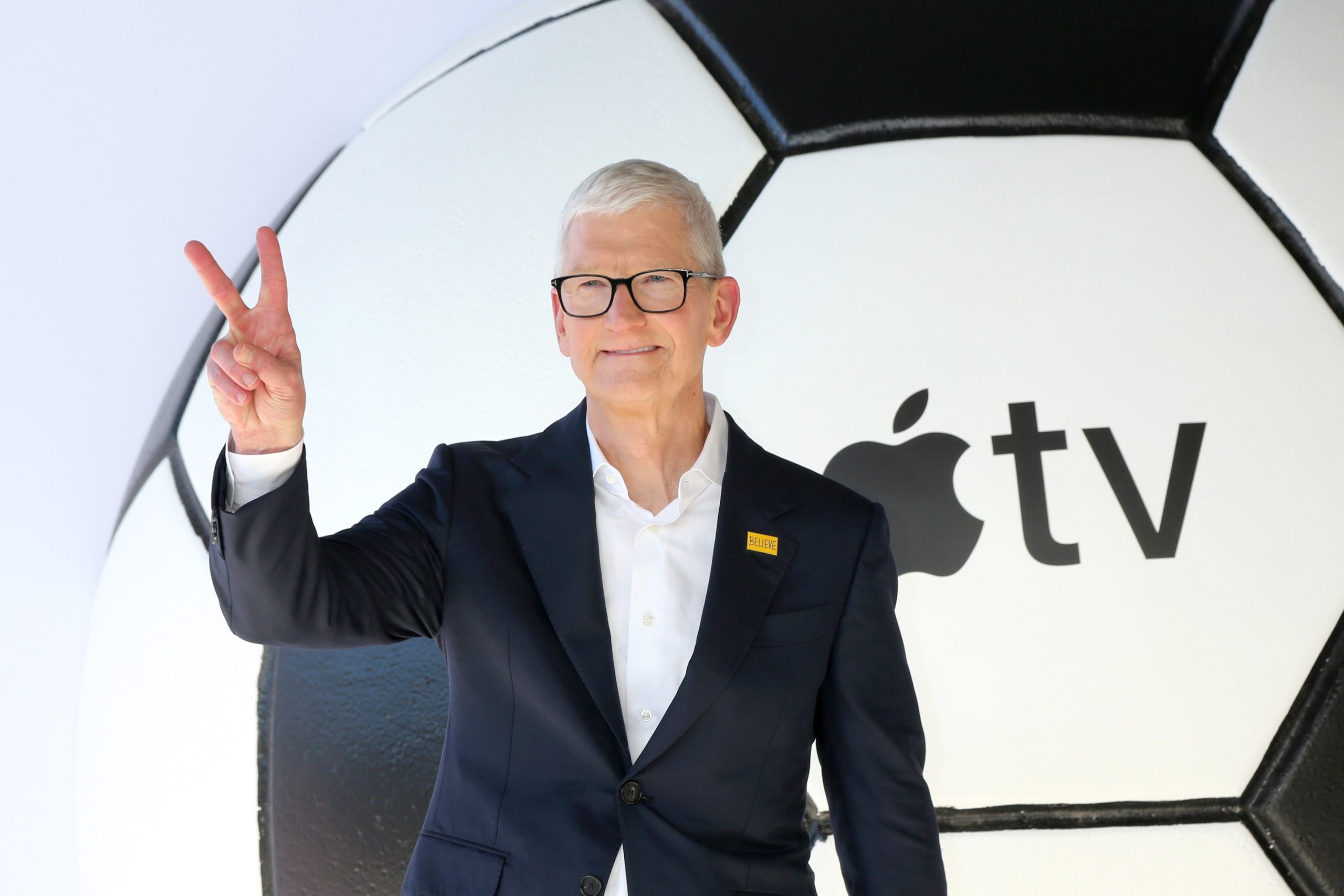Apple: Γιατί δίνει 47 εκατ. δολάρια στον Τιμ Κουκ μετά την αποχώρησή του