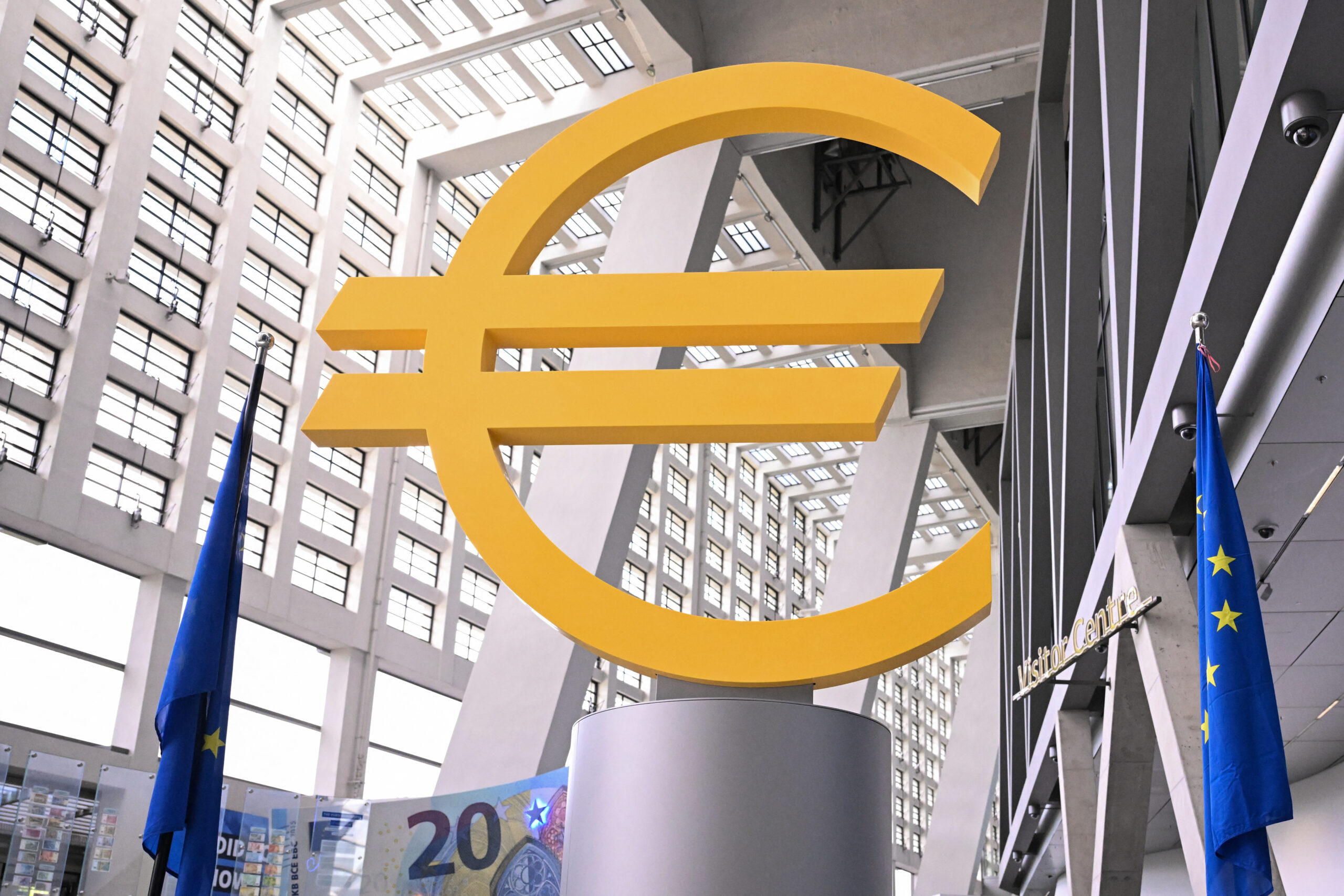 ΕΚΤ: Σχεδόν βέβαιη νέα αύξηση επιτοκίων τον Δεκέμβριο – Το ενεργειακό κόστος αλλάζει τα δεδομένα