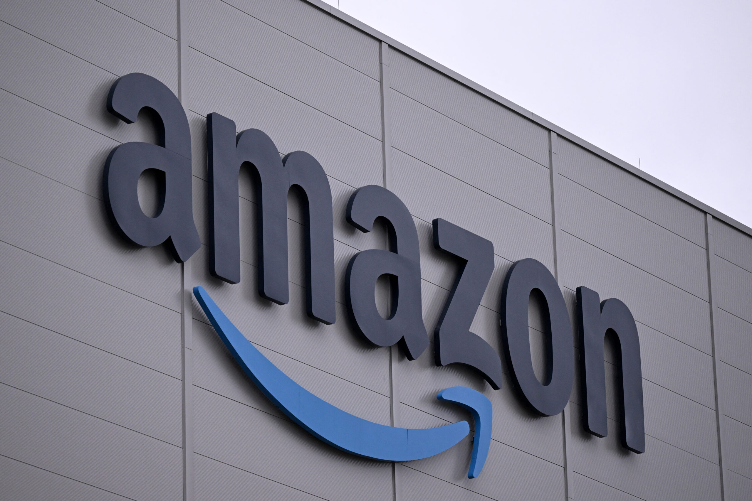 Amazon: Κάτω από τις προβλέψεις τα αποτελέσματα του γ’ τριμήνου – Βουτιά άνω του 7% για τη μετοχή