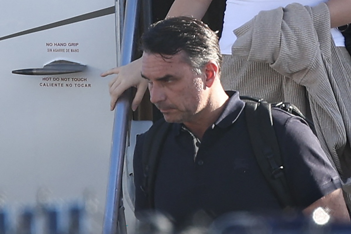 Φλάβιο Μπολσονάρο: Έφυγε μυστικά από τη Βραζιλία και προσγειώθηκε στο Μαϊάμι