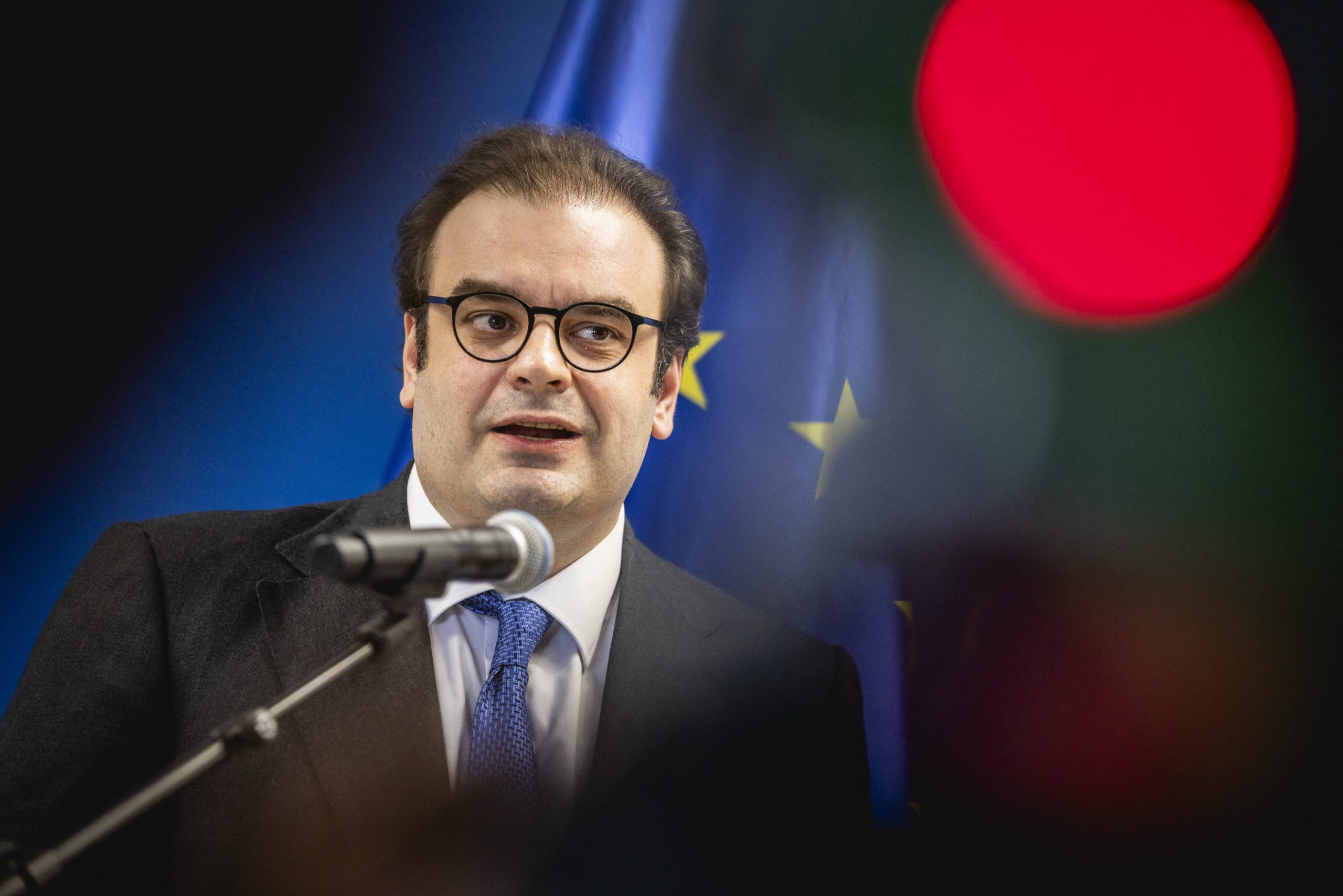 Draft Budgetary Plan: Στα 701 ευρώ η μέση αύξηση του διαθέσιμου εισοδήματος το 2027 – Κατατέθηκε στην Κομισιόν το ελληνικό σχέδιο