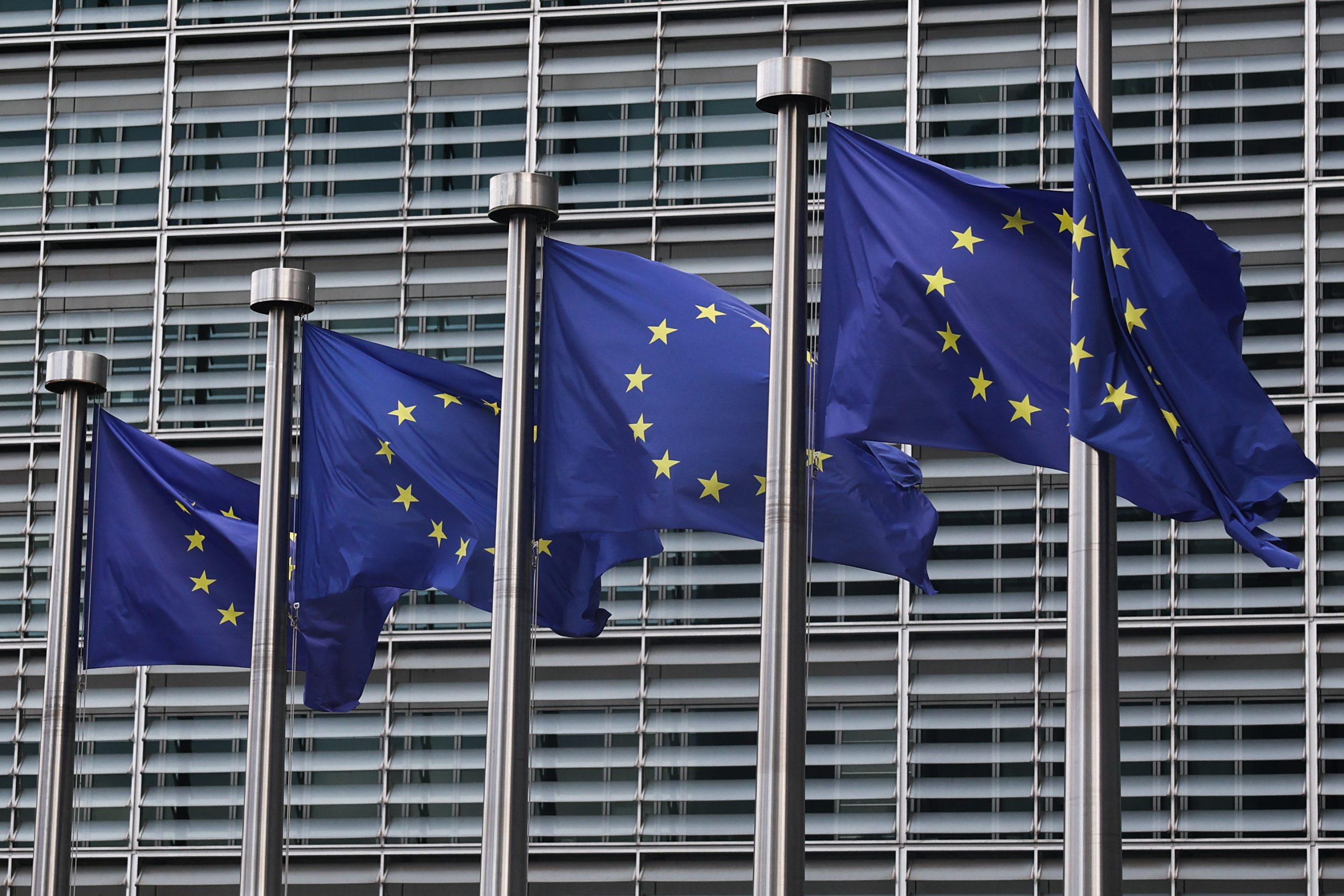 Politico: Η ΕΕ προετοιμάζεται για το «χειρότερο σενάριο» μιας υβριδικής επίθεσης