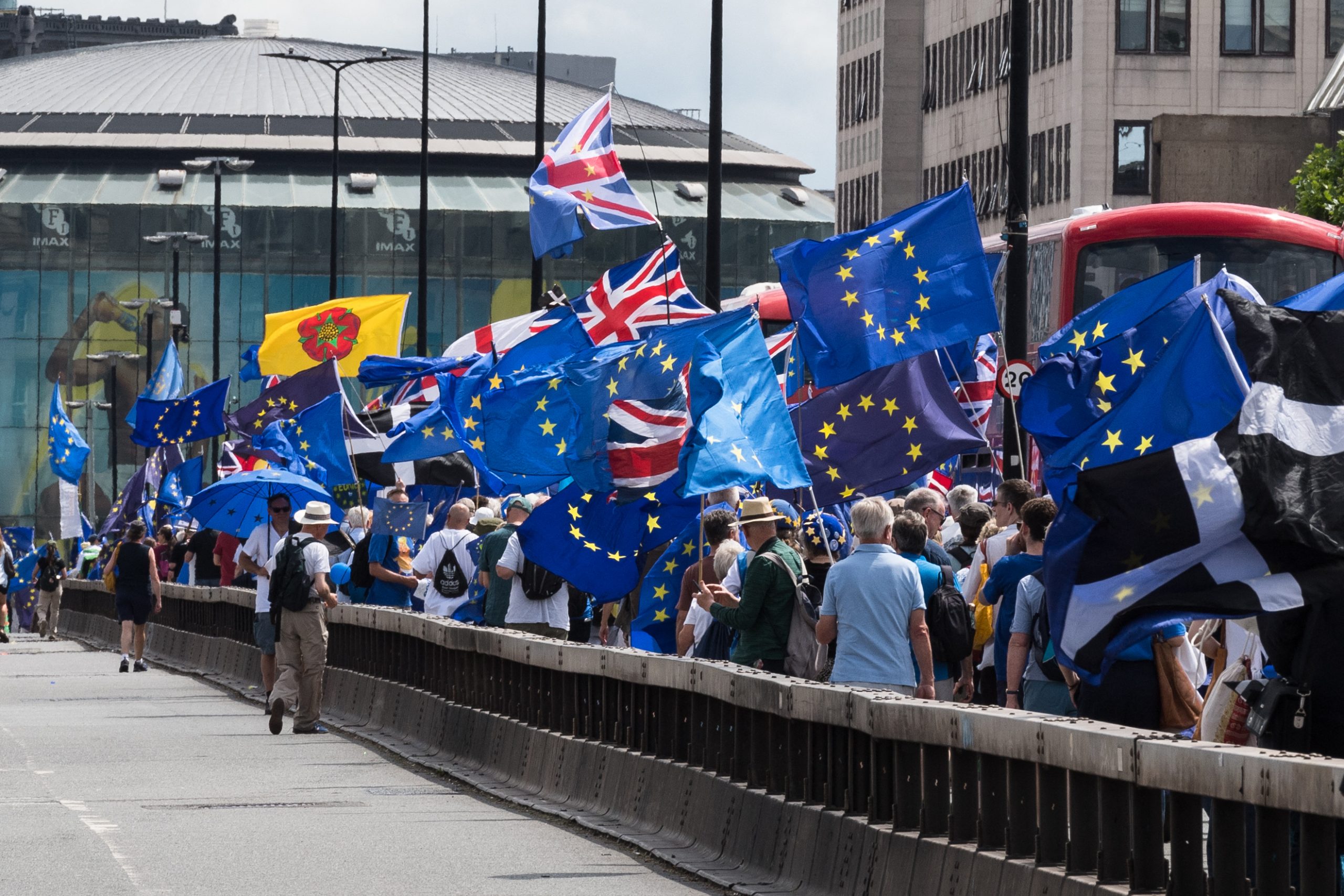 Brexit: Τα εμπόδια που «φρενάρουν» την επιστροφή της Βρετανίας στην ΕΕ – Οι όροι των Βρυξελλών