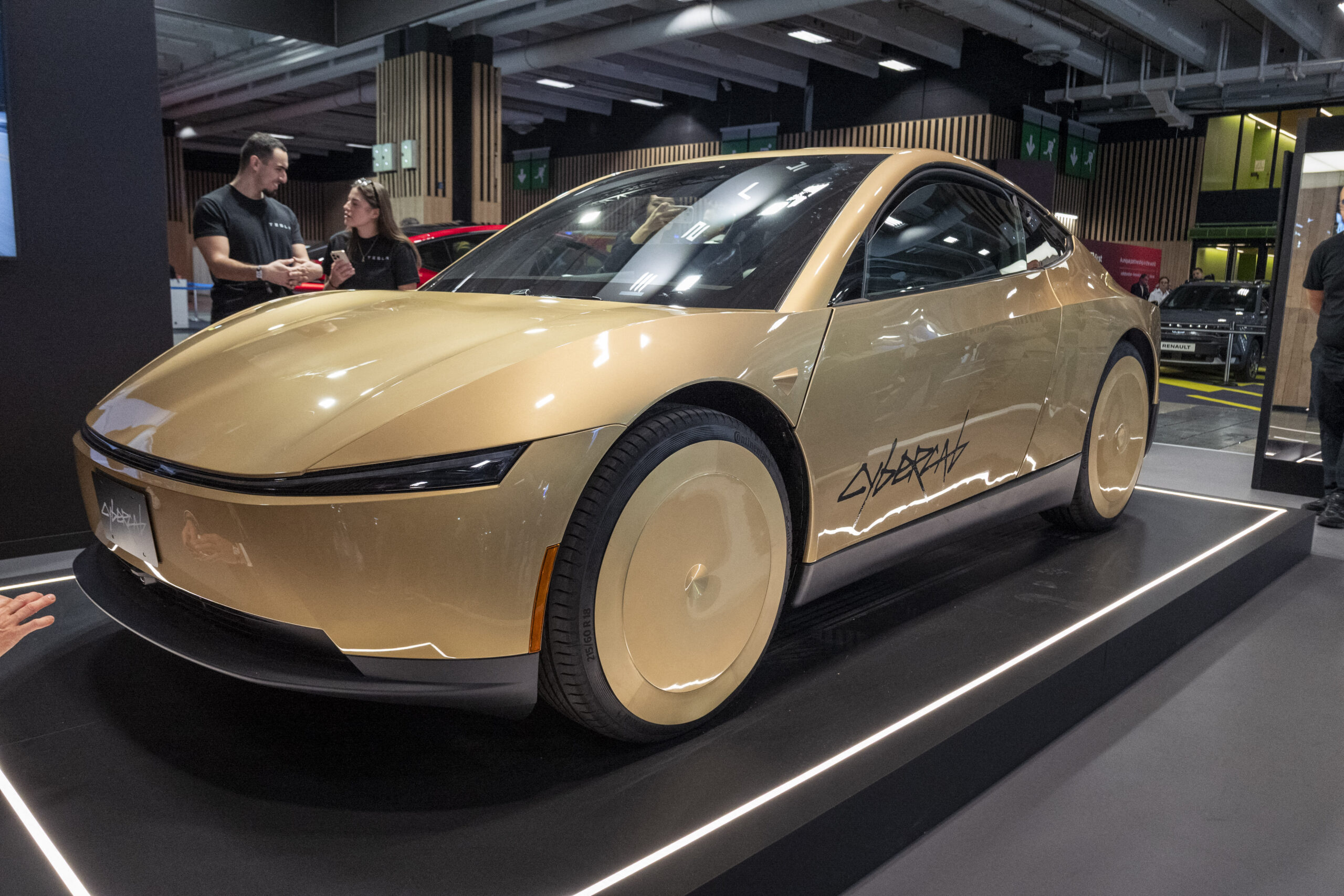 Tesla: «Καρφιά» σε Waymo και Avride – Το βίντεο με τα robotaxi που αποφεύγουν συγκρούσεις με ανταγωνιστές