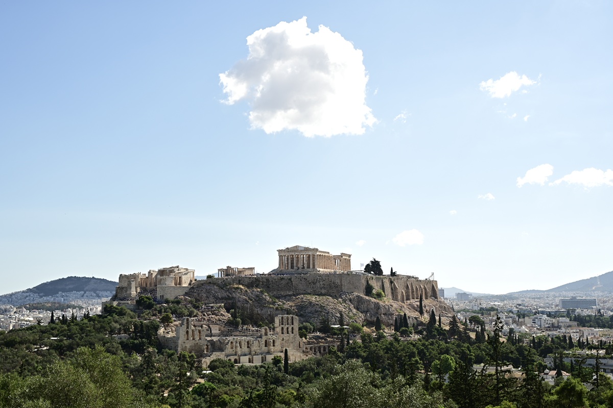 Αθήνα: Μια πόλη δύο ταχυτήτων – Τουριστική έκρηξη εναντίον στεγαστικής κρίσης