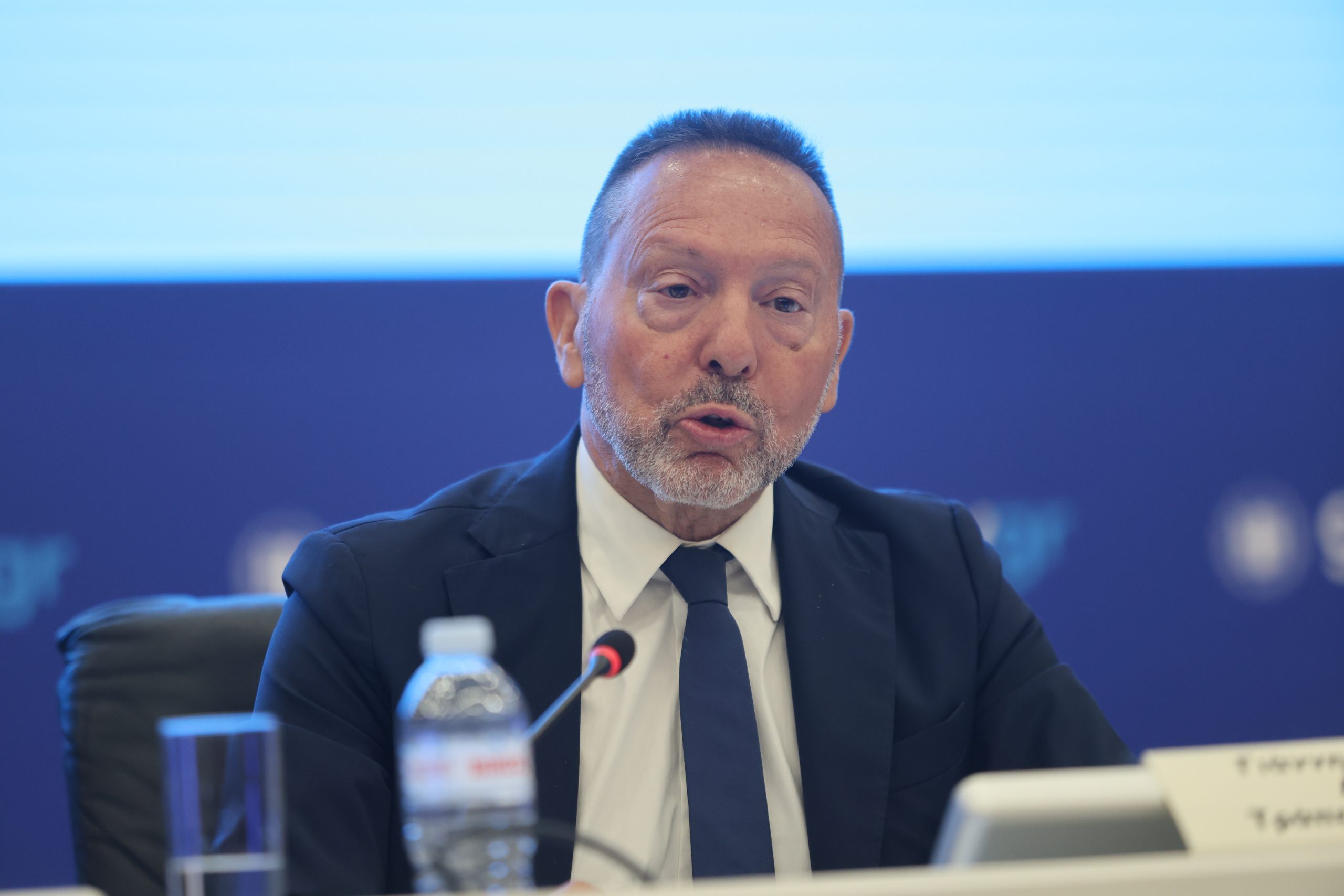 Στουρνάρας: Οι ίδιοι κίνδυνοι απειλούν την παγκόσμια οικονομία και το 2027 – Στο 3,8% ο πληθωρισμός στην Ευρωζώνη
