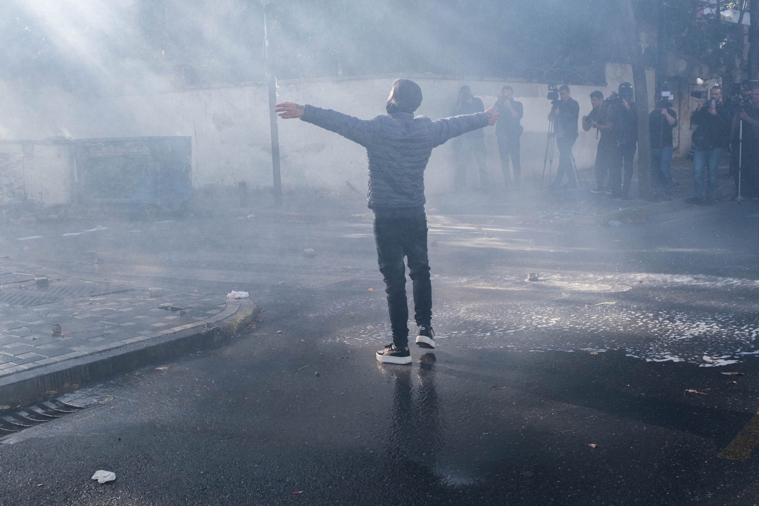 Αλβανία: Συγκρούσεις στα Τίρανα – Υπό πίεση ο Ράμα, η οικονομία πληρώνει το τίμημα