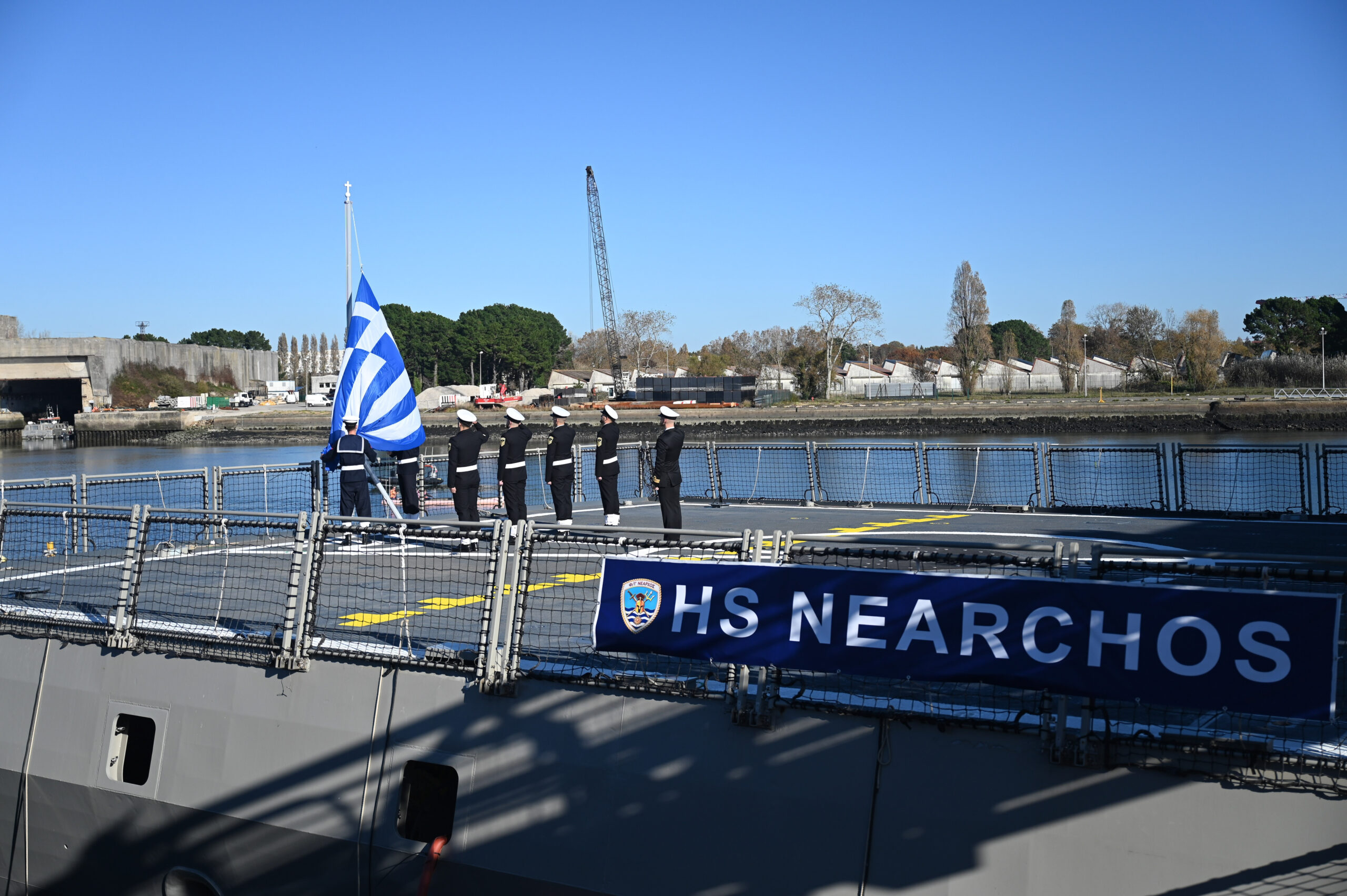 Πολεμικό Ναυτικό: Υψώθηκε η ελληνική σημαία στη Belharra «Νέαρχος» – Τα χαρακτηριστικά της νέας φρεγάτας
