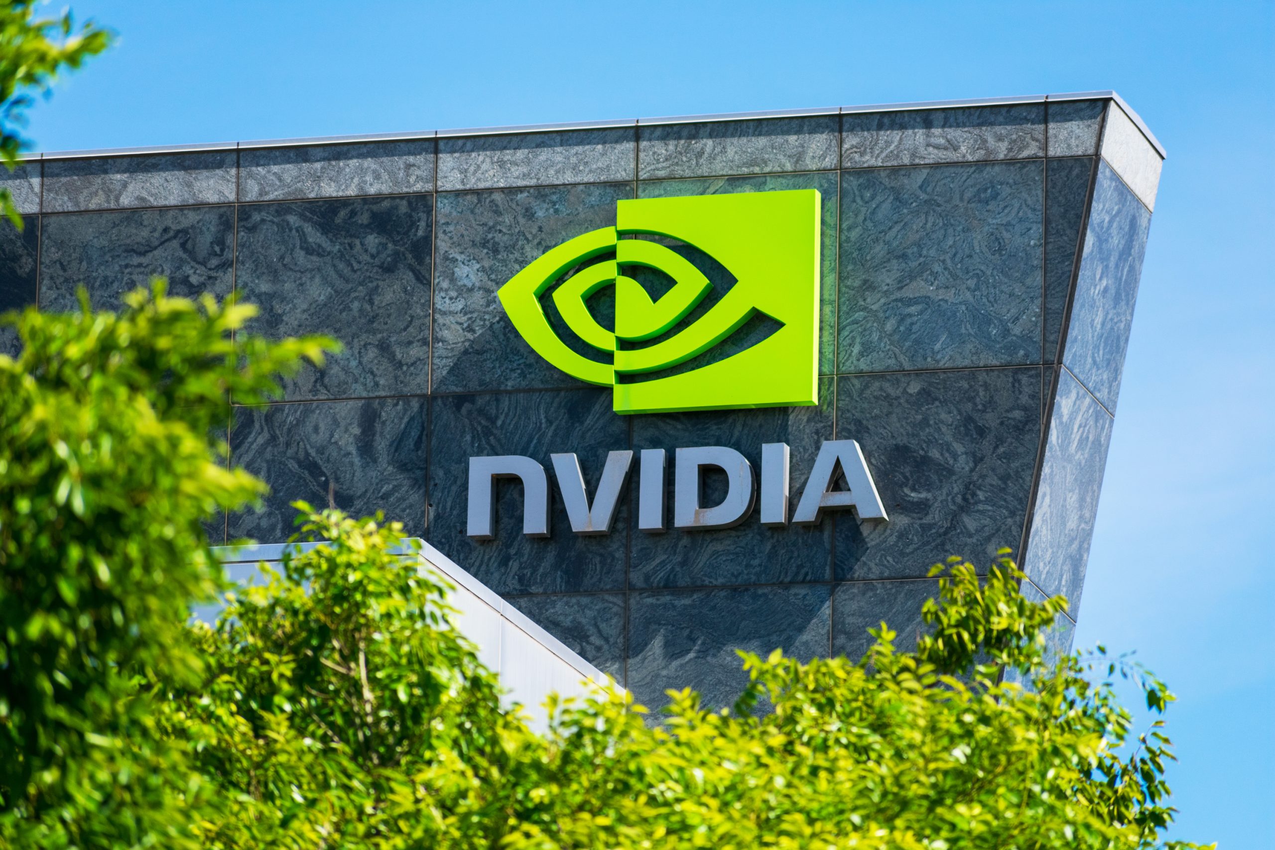 Nvidia: Νέο ρεκόρ για τη μετοχή – Μια ανάσα από τα 6 τρισ. δολάρια