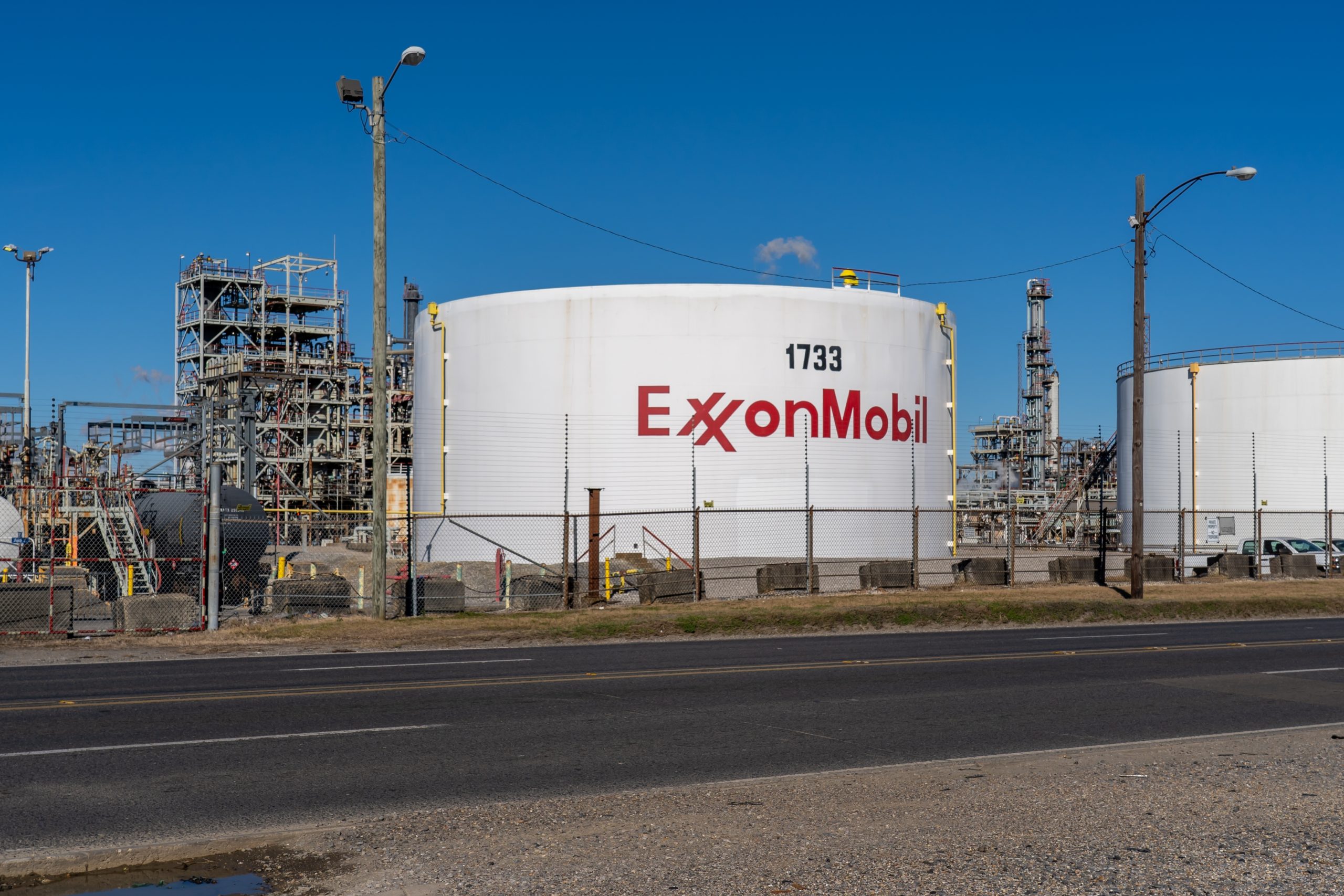 ExxonMobil: Προς ιστορικό ρεκόρ τα κέρδη από τη διύλιση λόγω της εκτίναξης των τιμών του ντίζελ