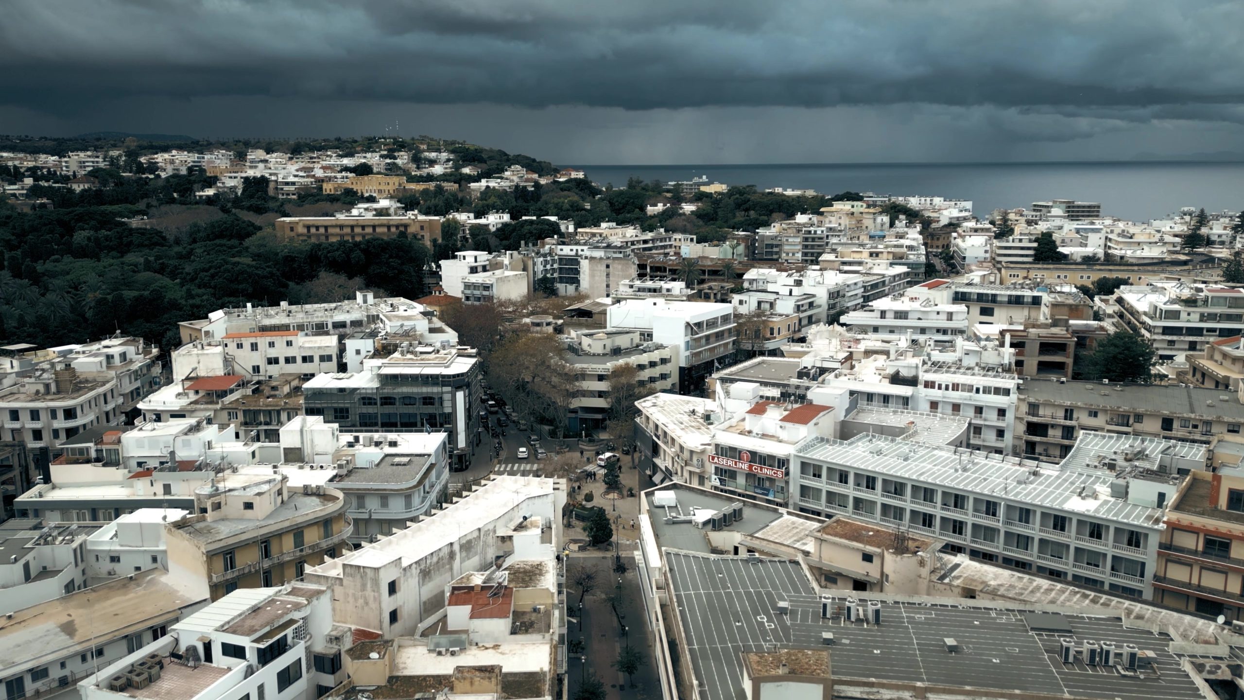 Τραγωδία στη Ρόδο: Νεκρός 25χρονος από την κακοκαιρία – Το αυτοκίνητό του παρασύρθηκε στη θάλασσα