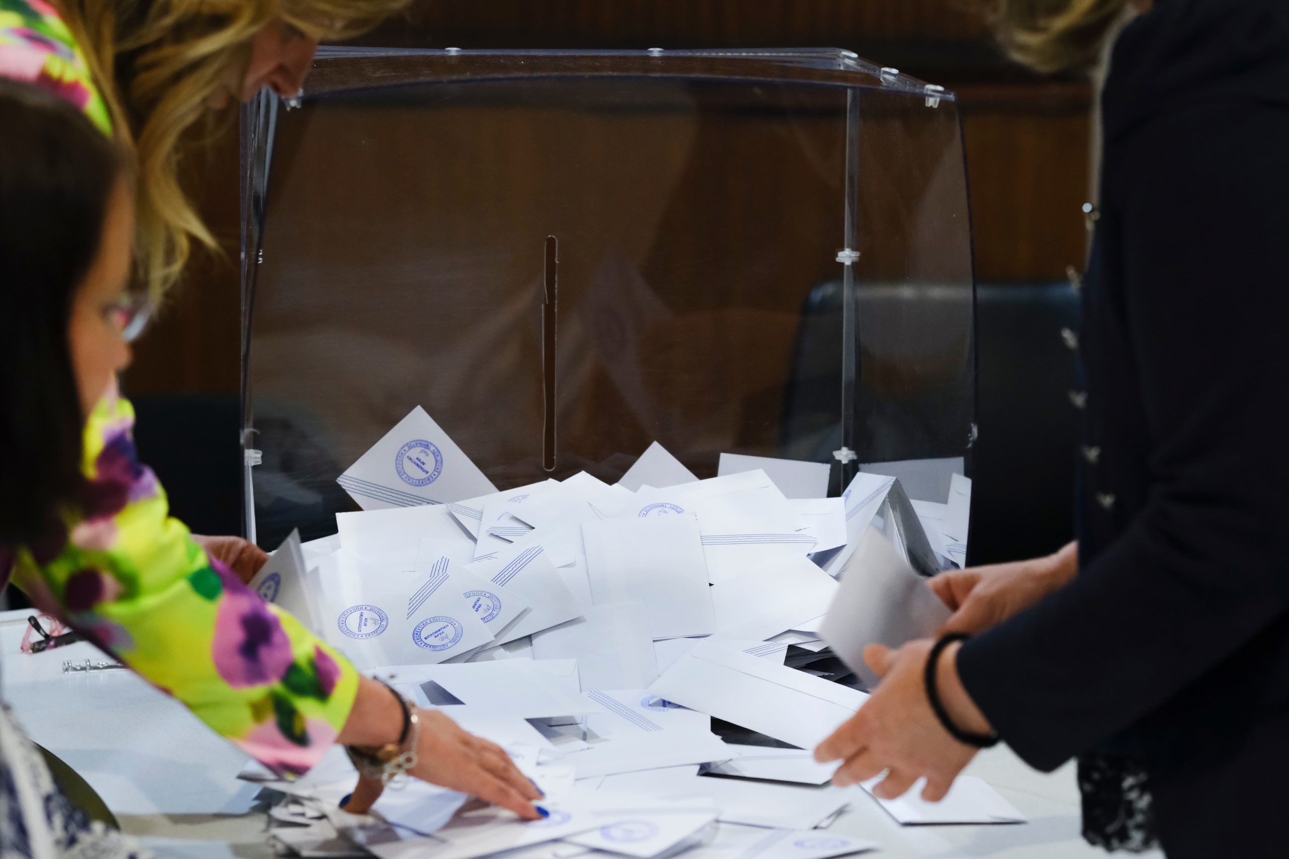 Δημοσκόπηση Marc: Στο 30,4% η ΝΔ – Άνοδος για το ΠΑΣΟΚ, στο 54,1% η πολιτική αλλαγή