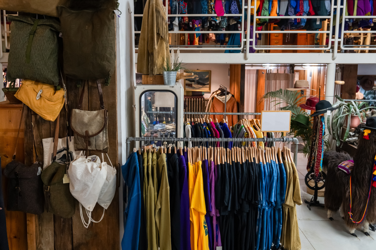 Ultra-fast fashion: Οι 8 προτάσεις των εμπόρων στην κυβέρνηση για τα φθηνά προϊόντα από το εξωτερικό