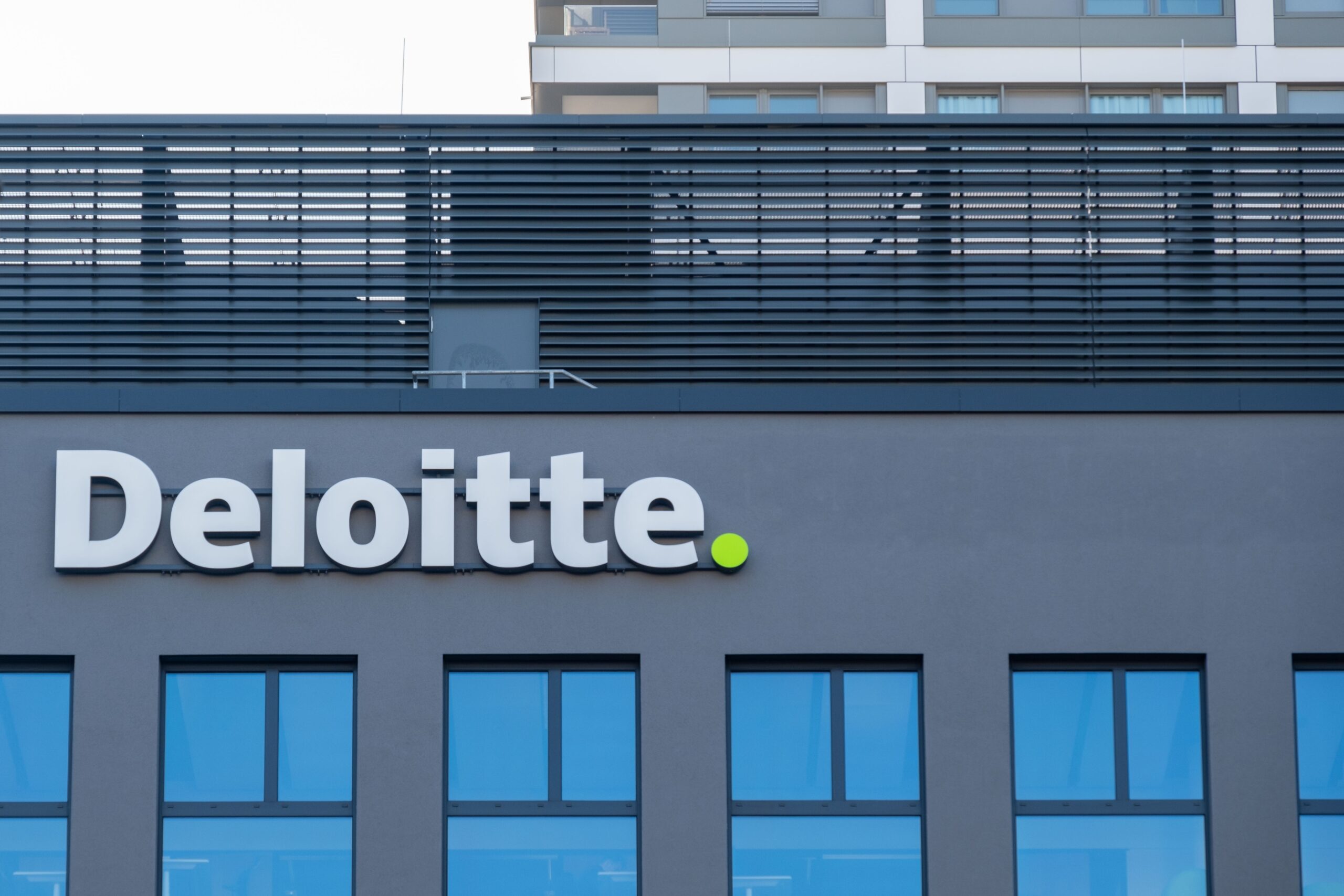 Deloitte: Στα 1,97 τρισ. δολάρια τα έσοδα των 100 μεγαλύτερων κατασκευαστικών ομίλων – Ο ρόλος της Κίνας και η αντοχή της Ευρώπης