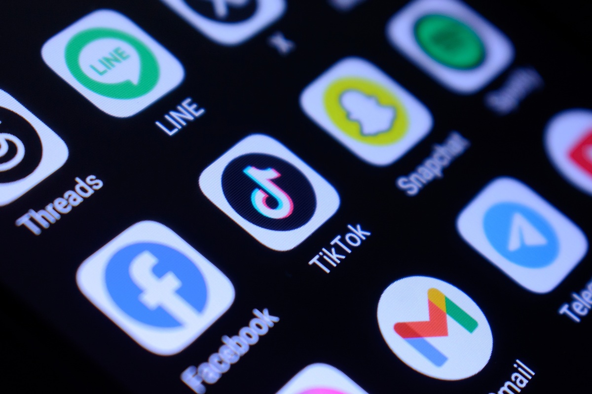 Αυστραλία: Στα δικαστήρια Facebook και TikTok για τους λογαριασμούς ανηλίκων