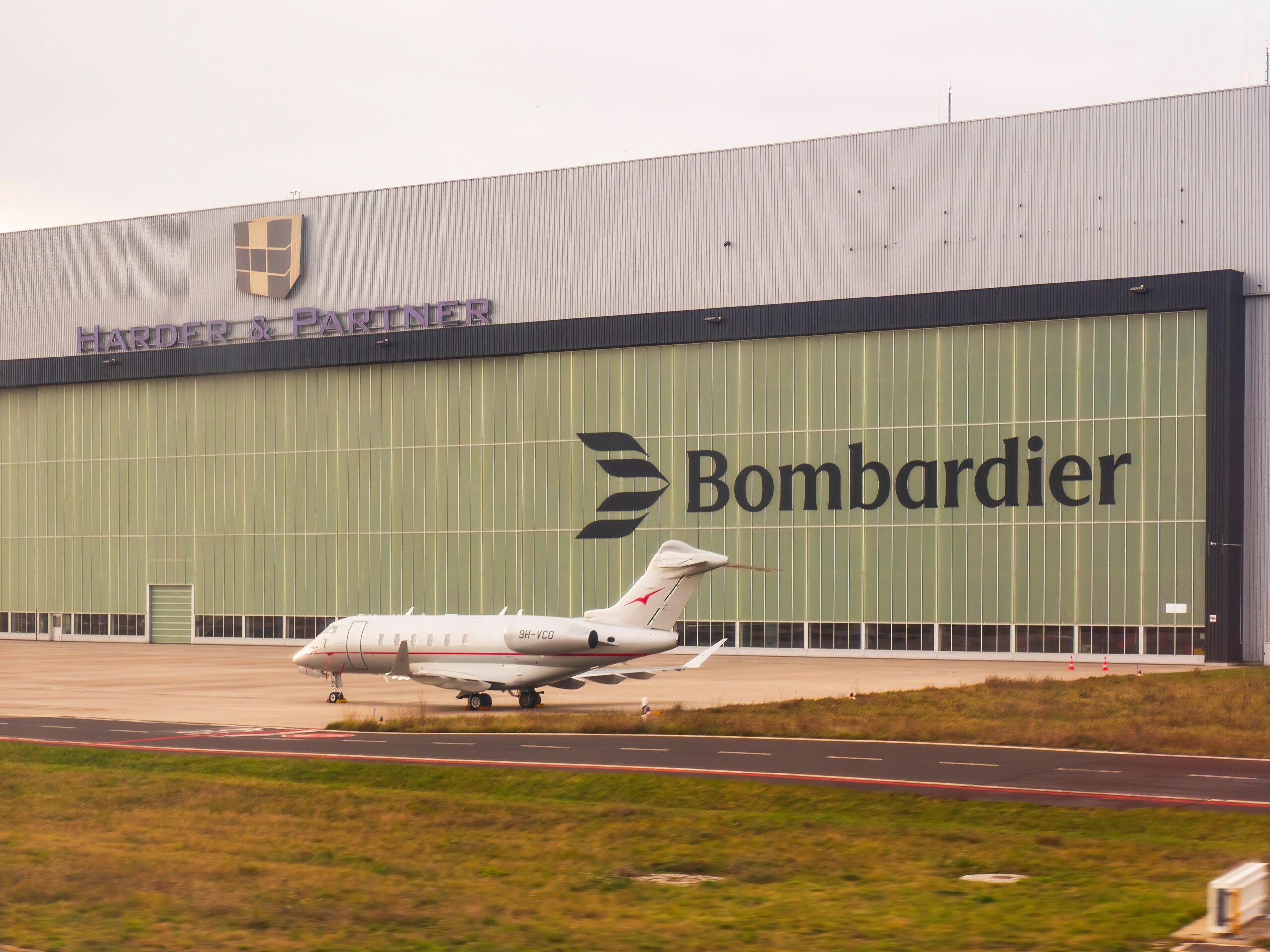 «Στροφή 180 μοιρών» Τραμπ για τη Bombardier: Επένδυση-μαμούθ 270 εκατ. δολαρίων στις ΗΠΑ μετά τις απειλές για μπλόκο