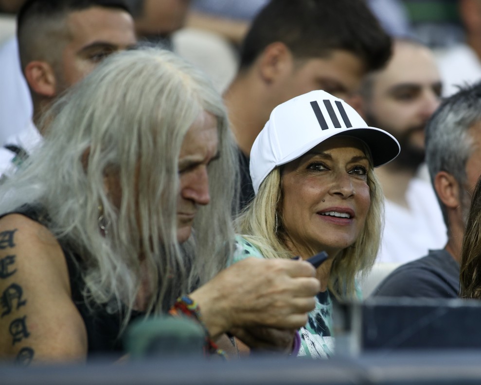 Δημητρακόπουλος: «Ο Καρβέλας δεν μπορεί να απαγορεύσει στην Άννα Βίσση να ερμηνεύει τα τραγούδια του»
